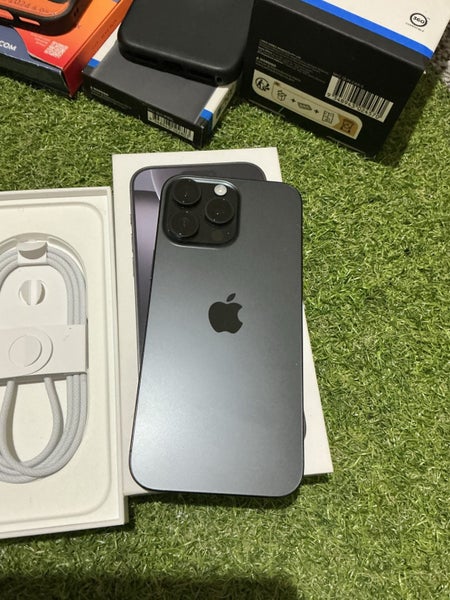 Apple iPhone 16 Pro Max and Apple Watch Ultra 263813124767490113