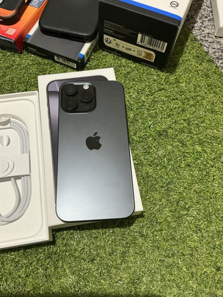 Apple iPhone 16 Pro Max and Apple Watch Ultra 263813124767490112