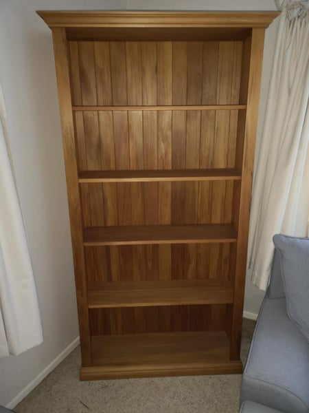 Rimu Bookshelf63813439660163110