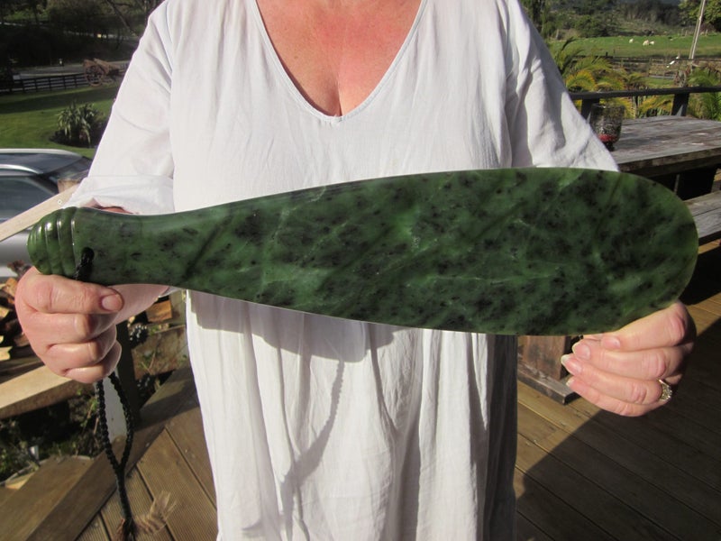 Translucent Kawakawa Pounamu Mere "16 inches" WOW Carousel 2