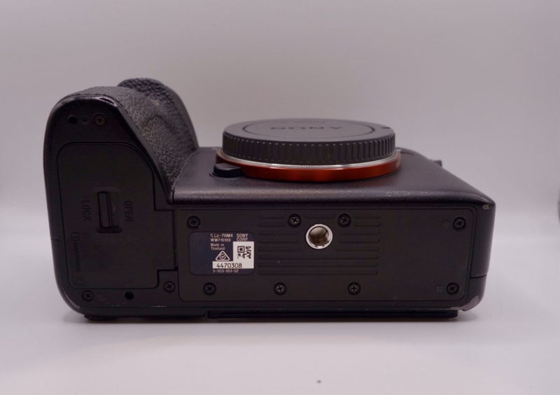 Sony A7R IV (Alpha 7R IV) Full Frame Mirrorless Camera + Box & Charger63816919925251114