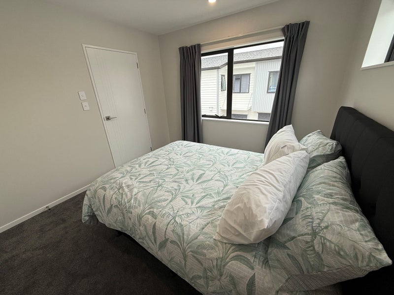 Royal Oak, 5 bedrooms64426354570499112