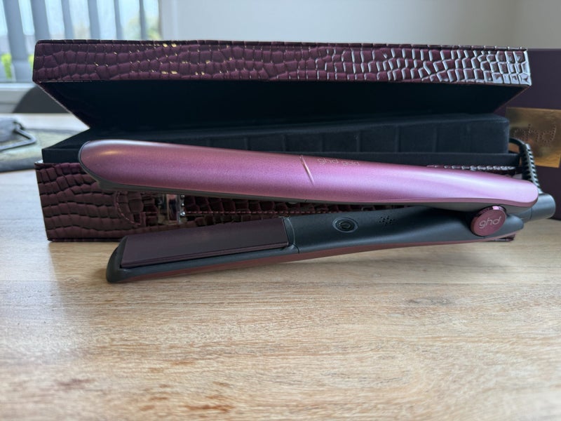NEW GHD GOLD® HAIR STRAIGHTENER (26MM PLATE) CHERRY CHIC Carousel 2