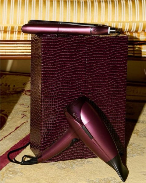 GHD deluxe cherry chic 2025 Christmas set Carousel 1