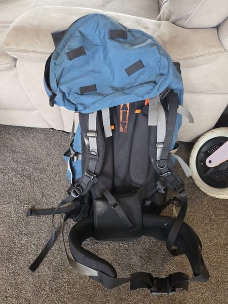 Kathmandu Vardo tramping pack Carousel 2