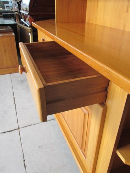 1800 LARGE DISPLAY CABINET Carousel 10