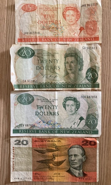 1974 onward New Zealand / Australia paper twenty dollar notes Carousel 1