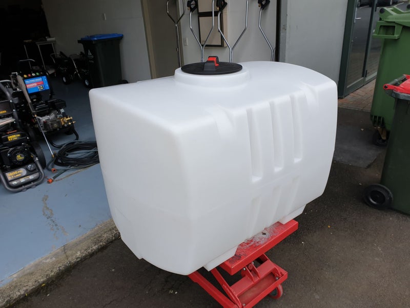 400Ltr Water Tank Carousel 1