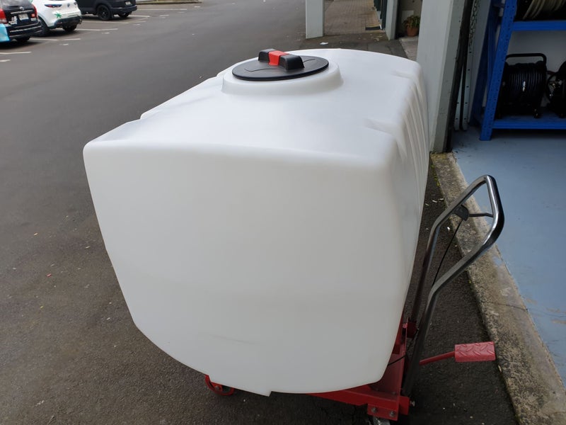 400Ltr Water Tank Carousel 2