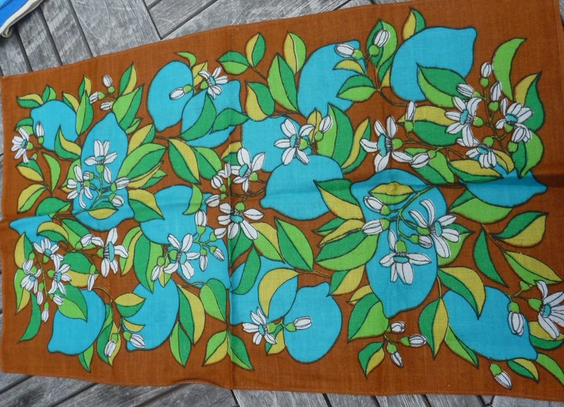 Blue Lemon! Flower Power Linen Teatowel Like NEW! Carousel 1
