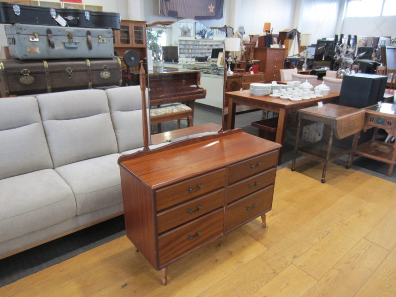 Mahogany Lowboy/Dressing Table Carousel 1