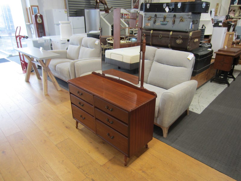 Mahogany Lowboy/Dressing Table Carousel 2