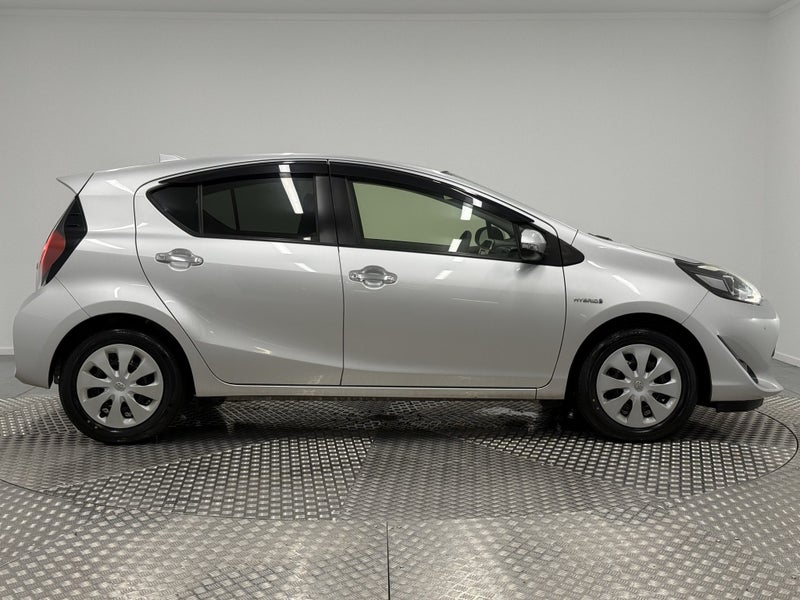 2018 Toyota Aqua 1.5 Hybrid S Style64618494025985111