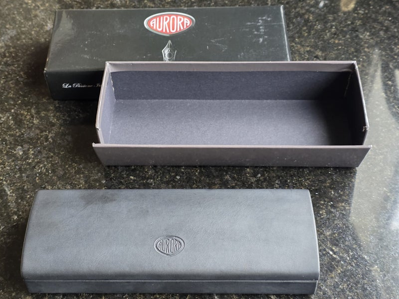 Aurora Ipsilon Italy Fountain Pen Carousel 4