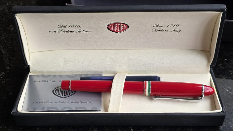 Aurora Ipsilon Italy Fountain Pen Carousel 1