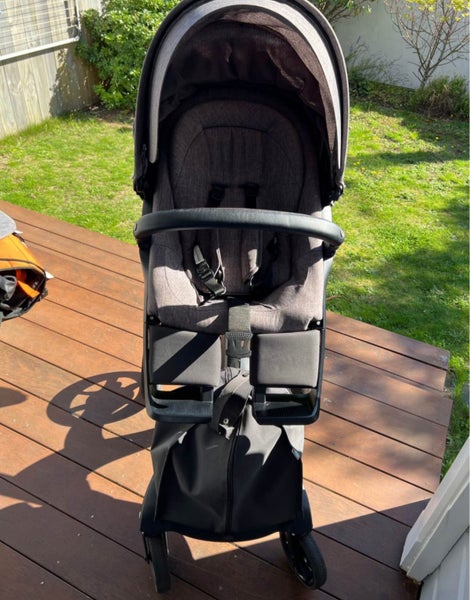 Stokke xplory stroller and bassinet plus extras Carousel 2