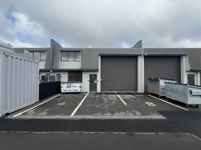 Image 1 of 7