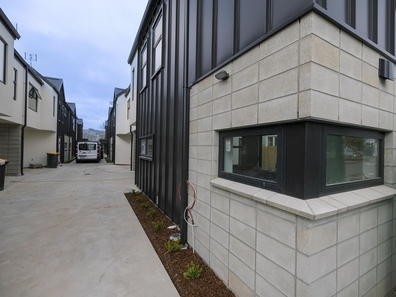 Image 2 of 22