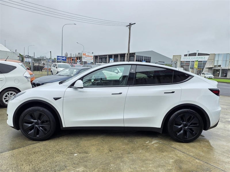 2025 Tesla Model Y Rear Wheel Drive Black Inter...63831240266499111