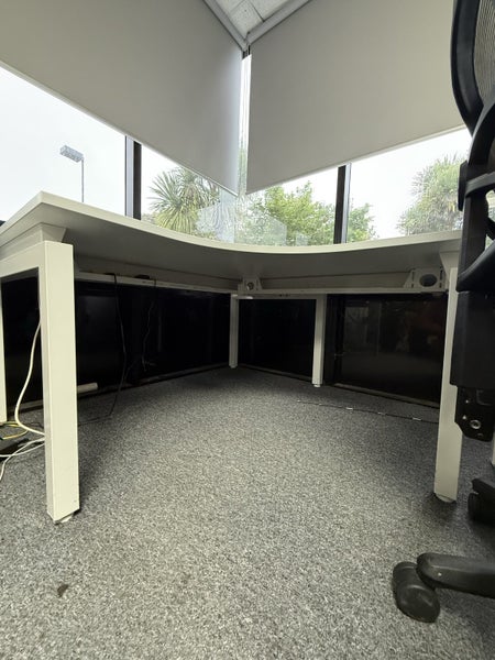 Corner desk Carousel 2