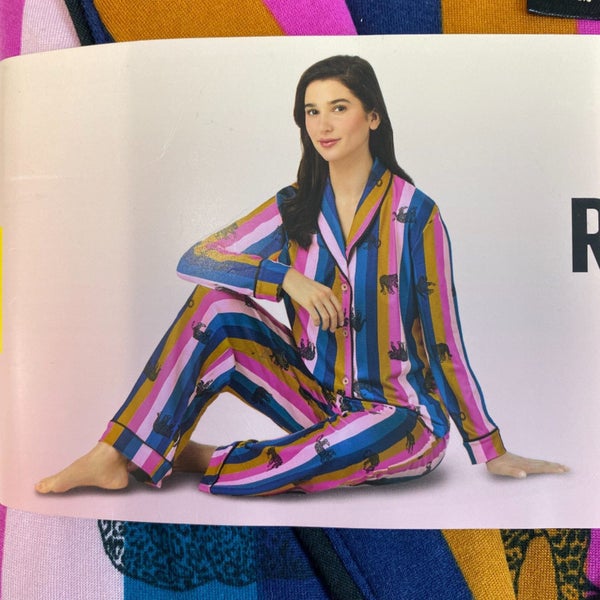 Room Service Women's Shawl Collar Pyjama Set Carousel 4