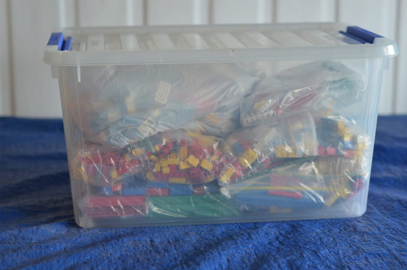 Bulk Lot of Vintage LEGO – Sets #740, 1074, 1051, 550 + Mixed Blocks (1980s era) Carousel 18