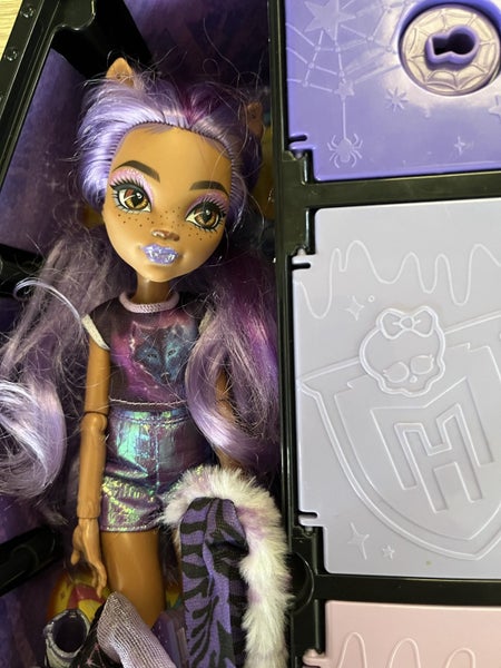 Monster High doll and accessories Carousel 4