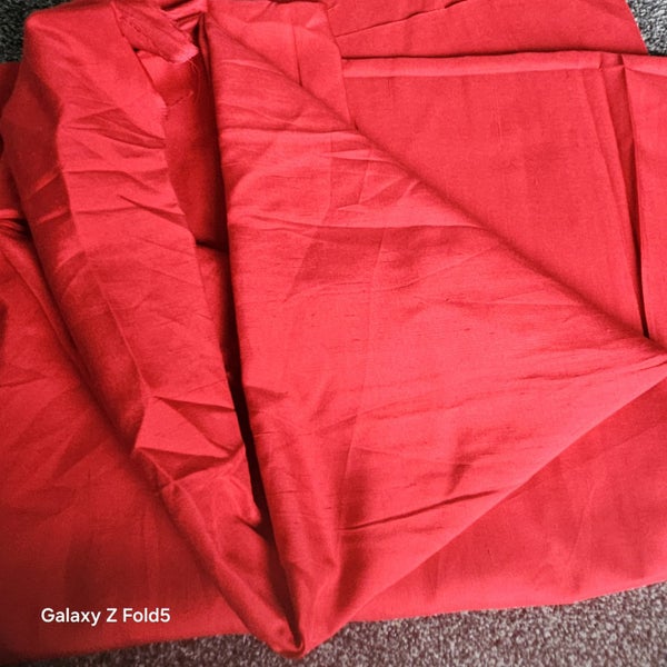RED POLYESTER FABRIC, 278 CM×134CM Carousel 2