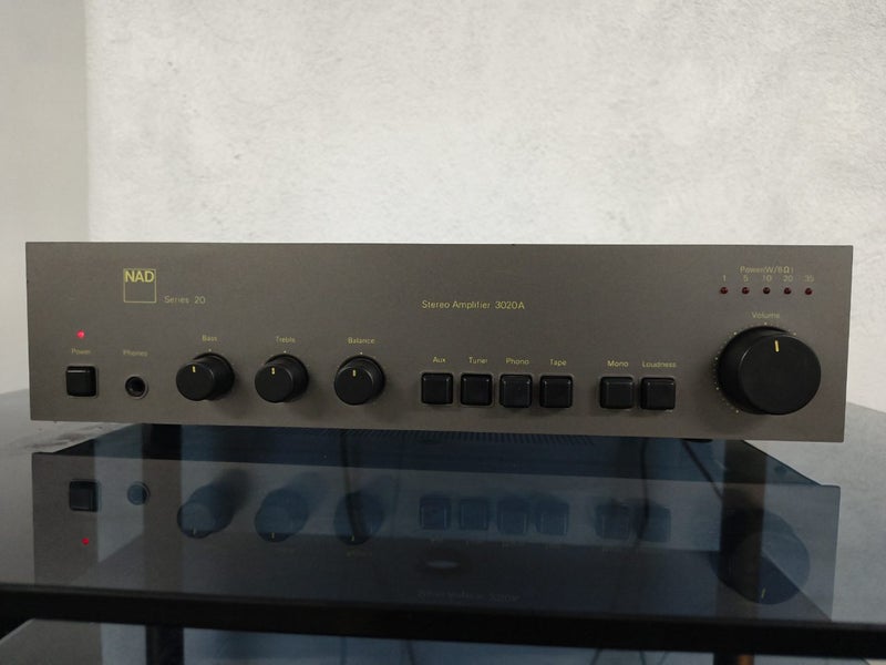 NAD 3020A Carousel 1