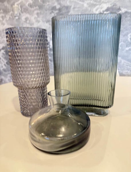 Freedom - Elegant Textured Glass Vases – Set of 3 Carousel 1