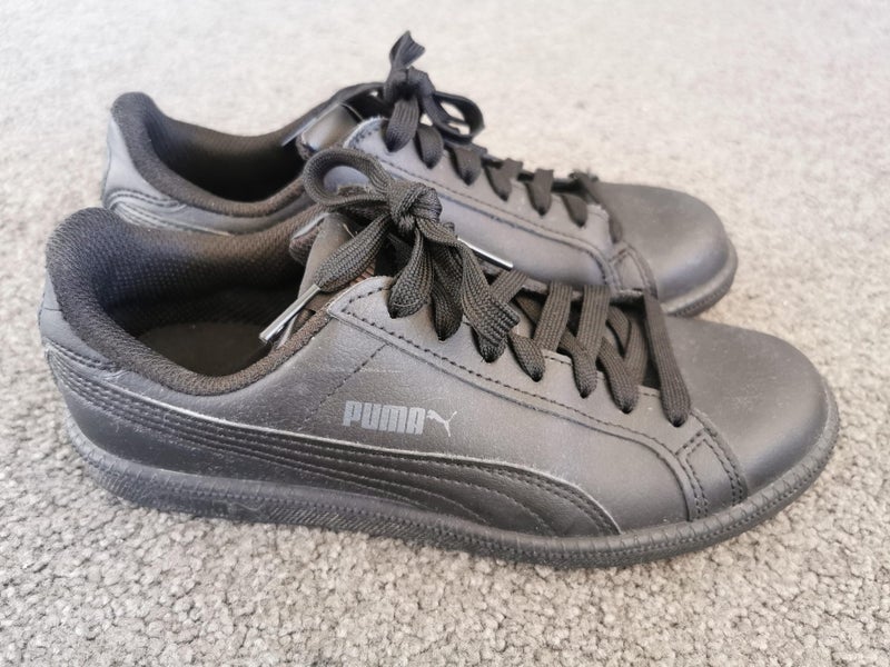 Black Puma Kids Shoes (23CM/UK 4) - GOOD CONDITION Carousel 2