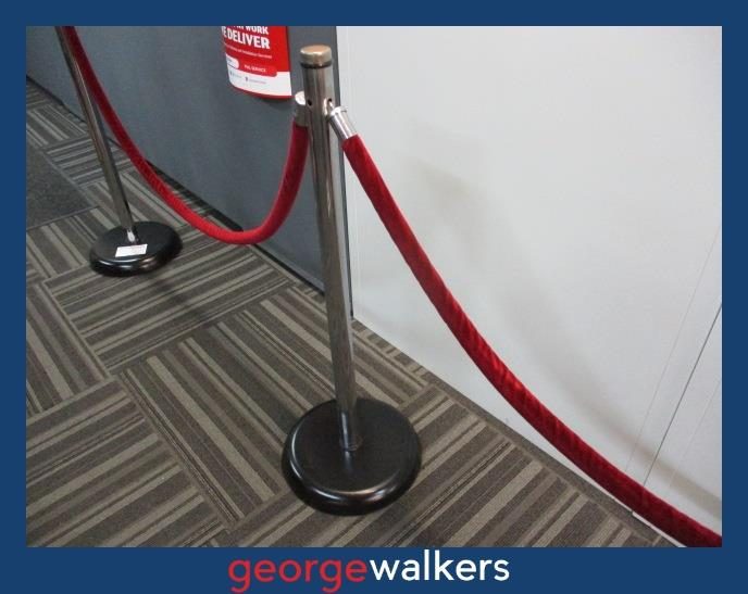 PR6196 Chrome Crowd Controller Set with Ropes Carousel 2