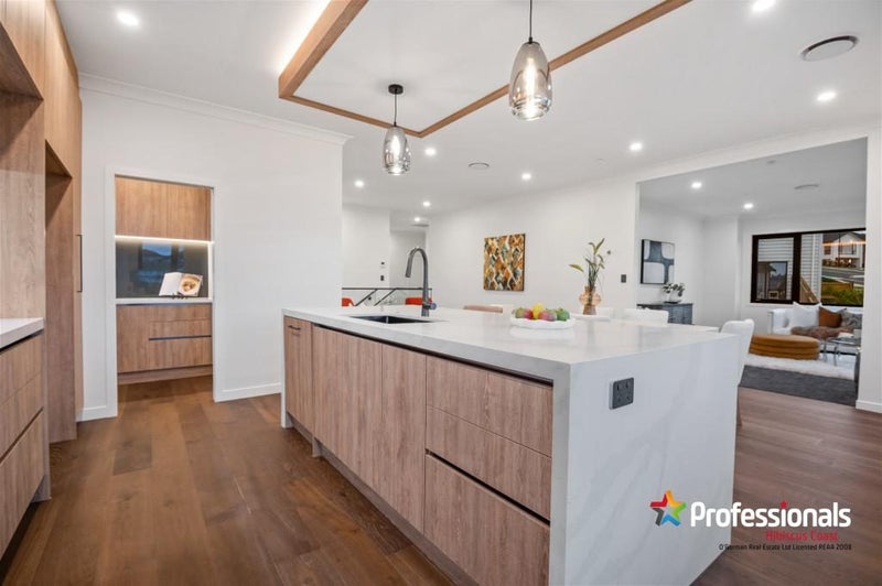 A Statement of Style and Space64428099006977114