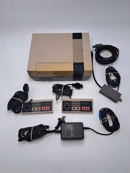 * NES Nintendo Entertainment System Console w/ 2 Controllers & Cables! * Carousel 1