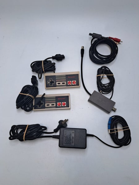* NES Nintendo Entertainment System Console w/ 2 Controllers & Cables! * Carousel 2