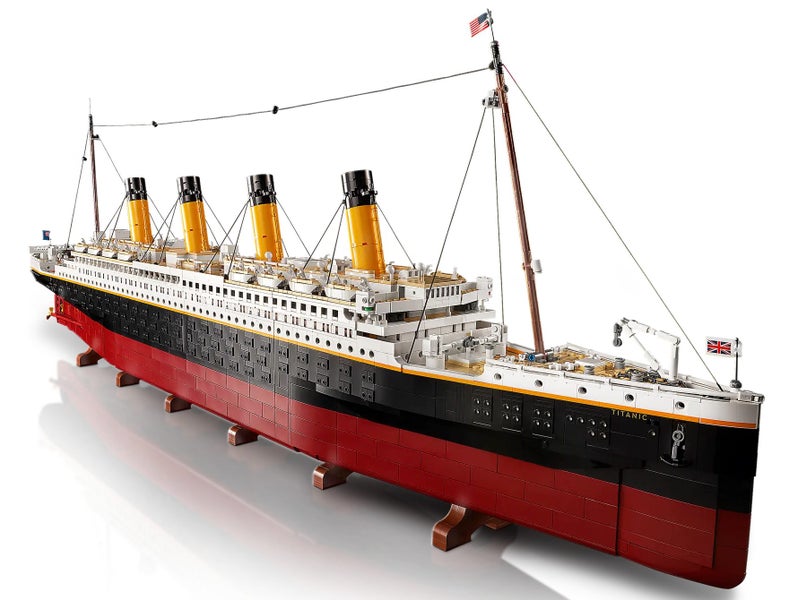 Titanic 9090pcs Blocks As New Condition Same as Lego 10294 but cheaper Carousel 1