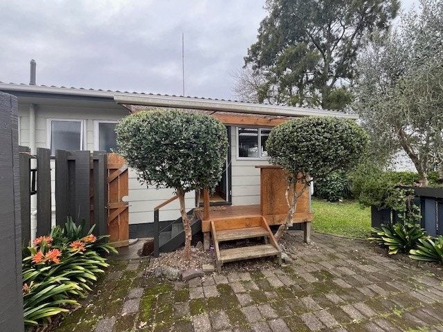Image 1 of 8