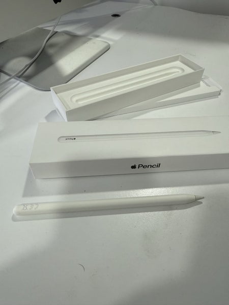 IPad 11 Pro 256MB WIFI with Logitech pro 11 keyboard and Apple pencil Gen 263843399768195114