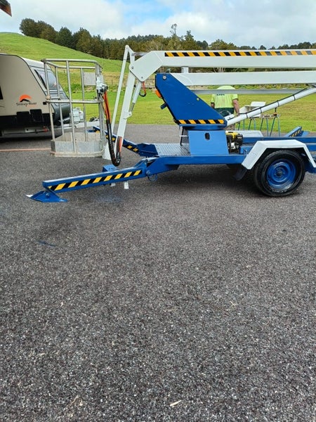 Cherry Picker Carousel 2