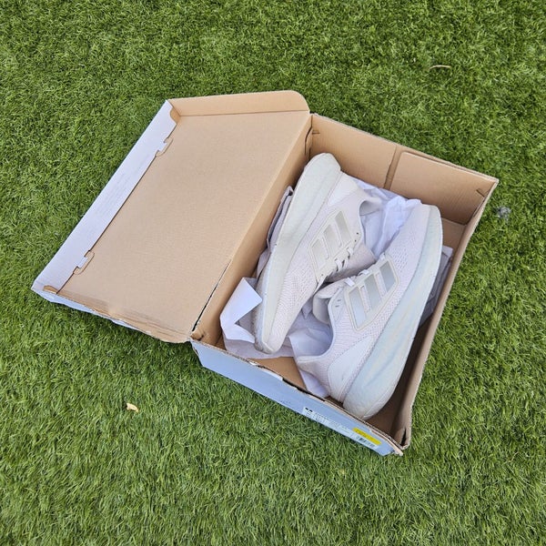**BRAND NEW** Adidas PureBoost 22 Shoes Carousel 6