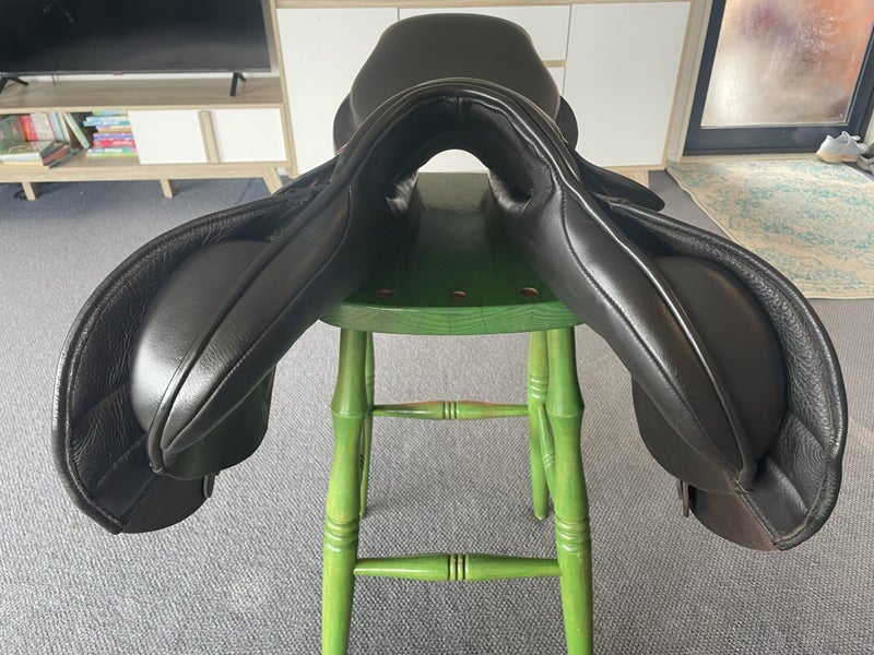 Albion K2 Jump Saddle63845419303682112