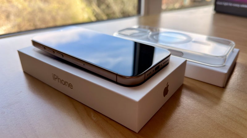 iPhone 16 Pro 256GB Dessert Titanium + Free Clear Case63850670104323111