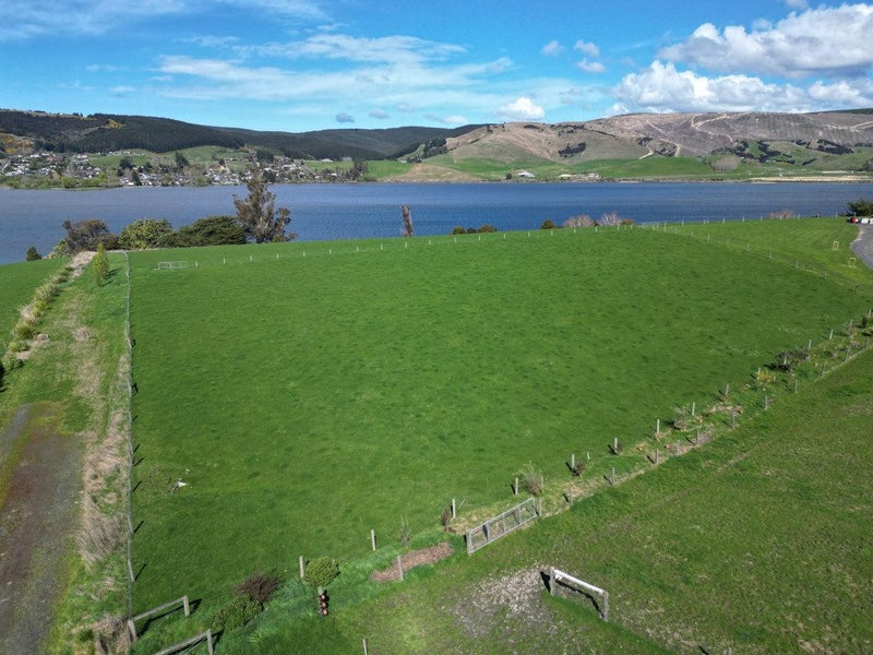 Lake views - make the great escape!63851315996162112