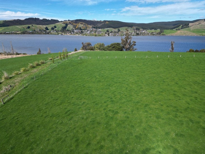 Lake views - make the great escape!63851315996162114