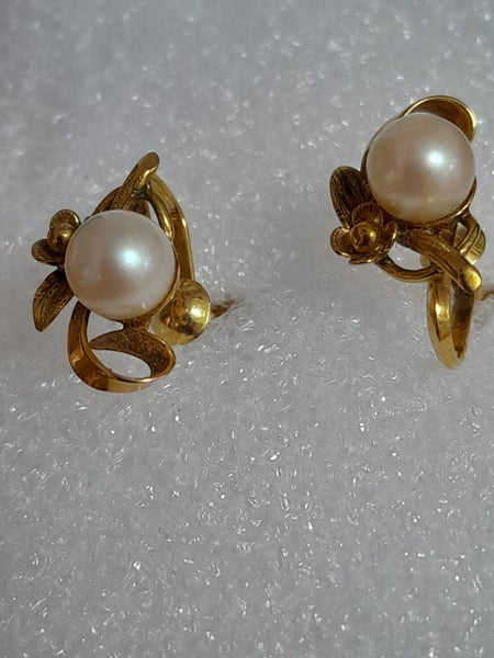 14ct earrings Carousel 1