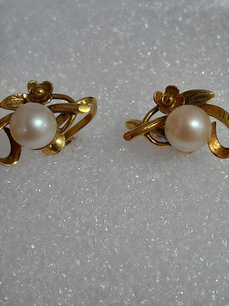 14ct earrings Carousel 2