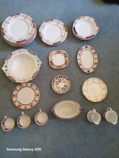 39 piece of mixed Vintage China set see the description Carousel 1