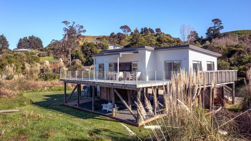 Uninterrupted Water Views & Privacy63853580809859112