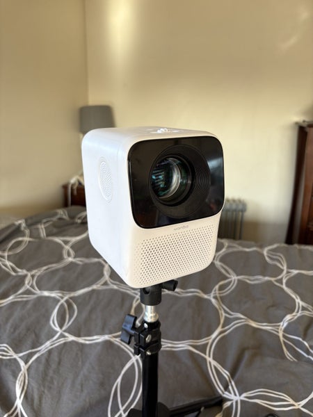 Wanbo T2 Max 1080P Full HD projector and Tripod63853486617347110