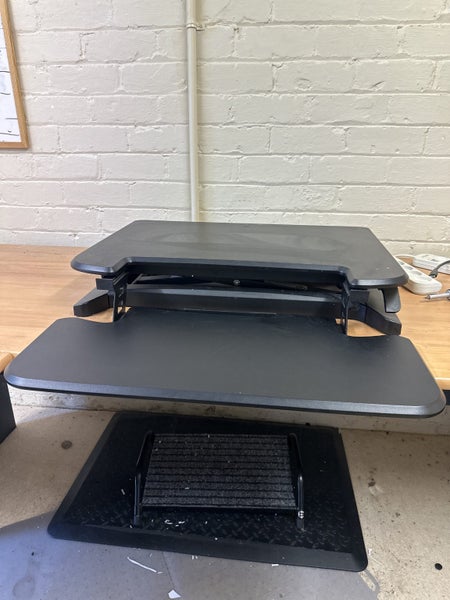 Standing desk Carousel 1
